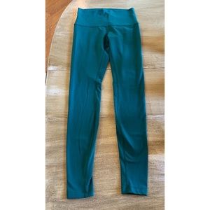 Lululemon high waisted leggings 🍋💚